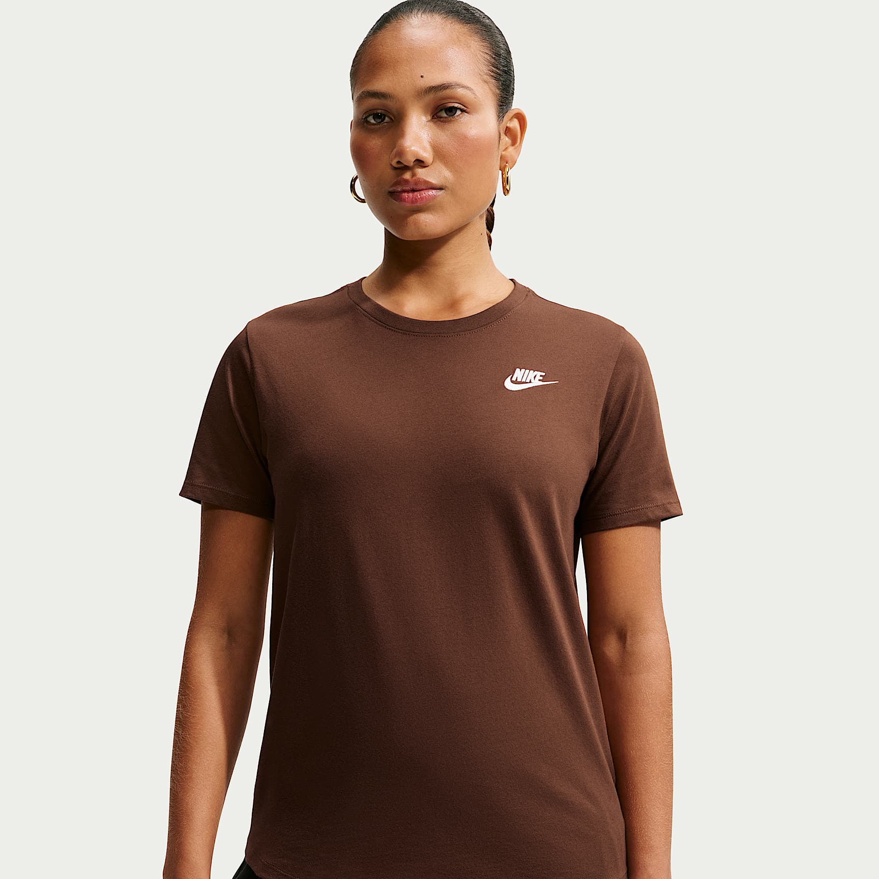 【O.T.C】 Nike Sportswear Club Essentials Women's T-Shirt. Nike RO